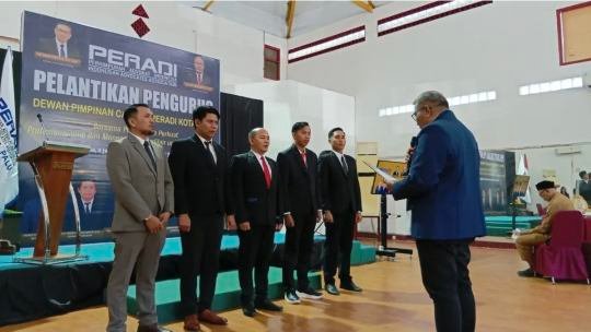 Dr. Imam Hidayat, S.H., M.H. (Ketum DPN PERADI) Pimpin Langsung Pelantikan Pengurus DPC Kota Palu Periode Baru